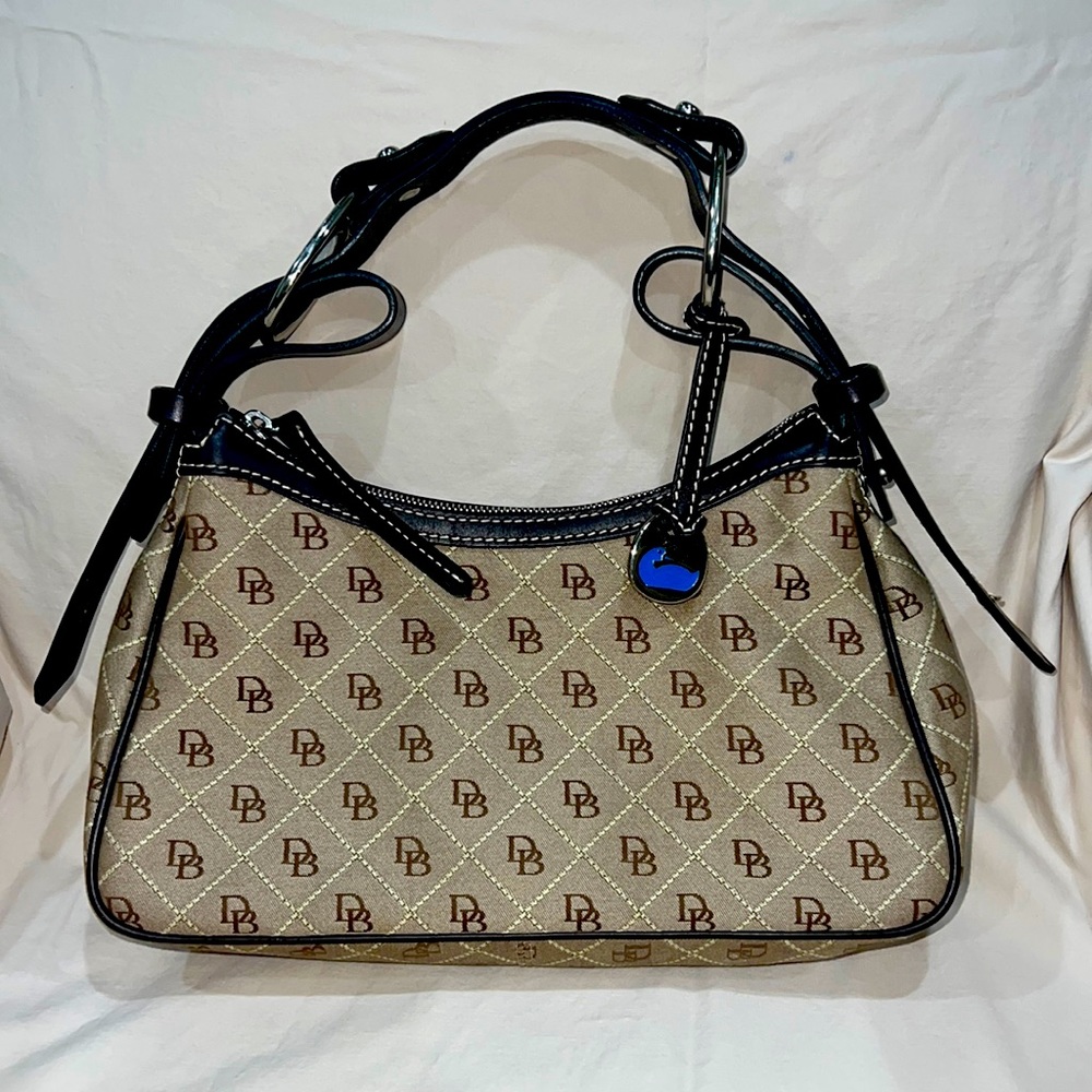 Fashion Dooney shouldn’t bag!